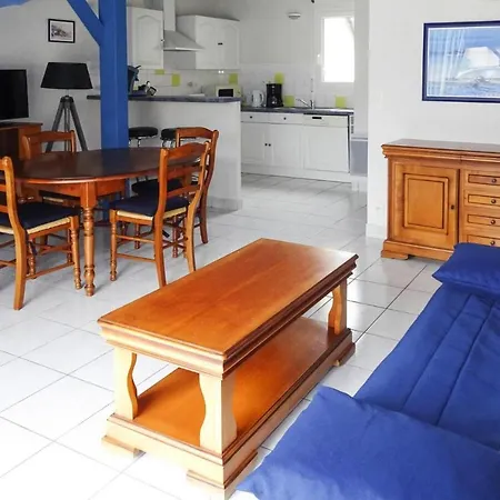 Vakantiehuis With Shared Pool,