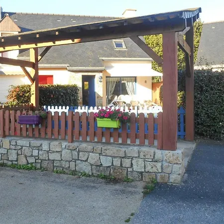 Vakantiehuis With Shared Pool, *